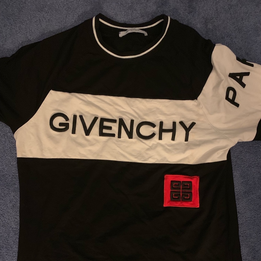 Givenchy black t shirt and shorts set. Size 30-32
